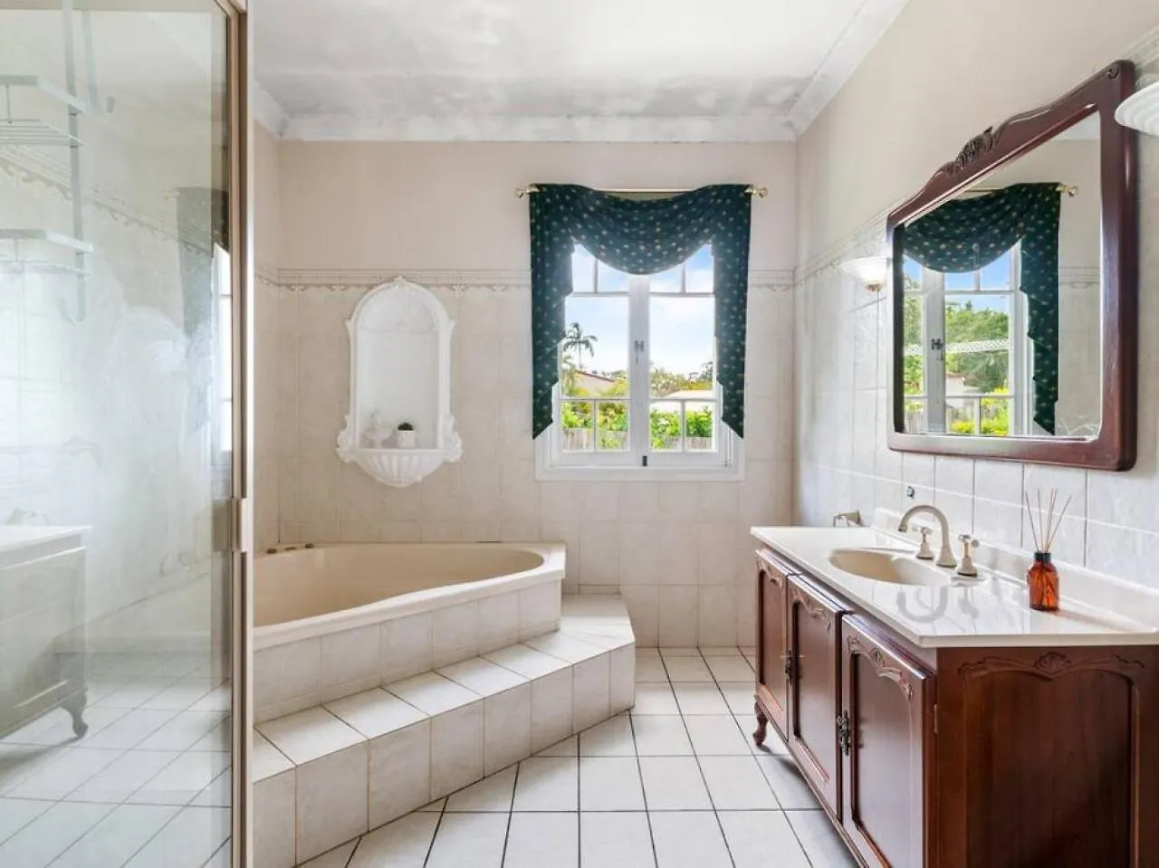Holiday home Casa Foresta - Old Time Charm 4Br Family House Boronia Heights Australia