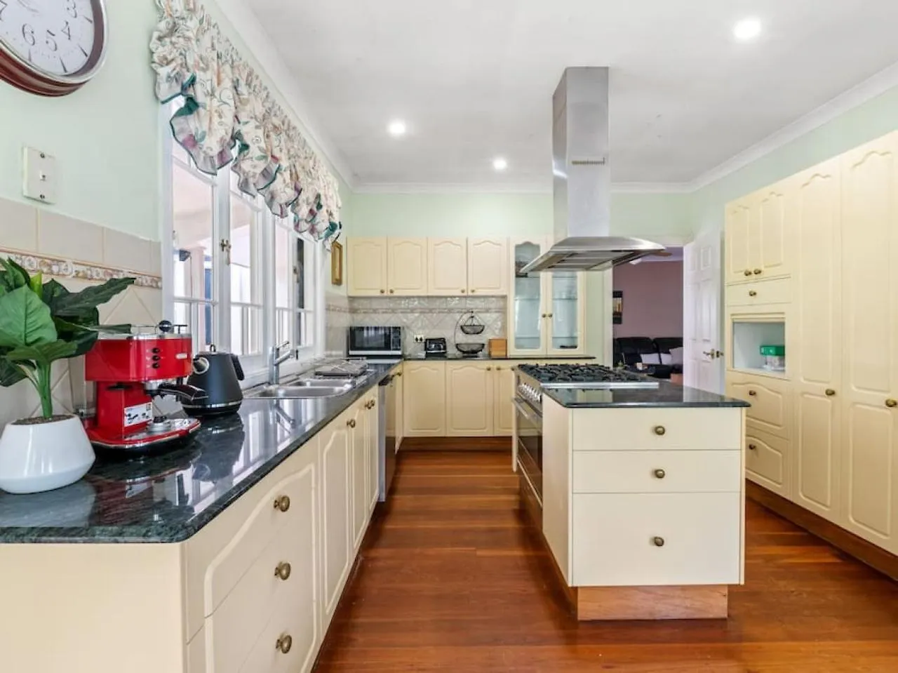 Casa Foresta - Old Time Charm 4Br Family House Boronia Heights Holiday home