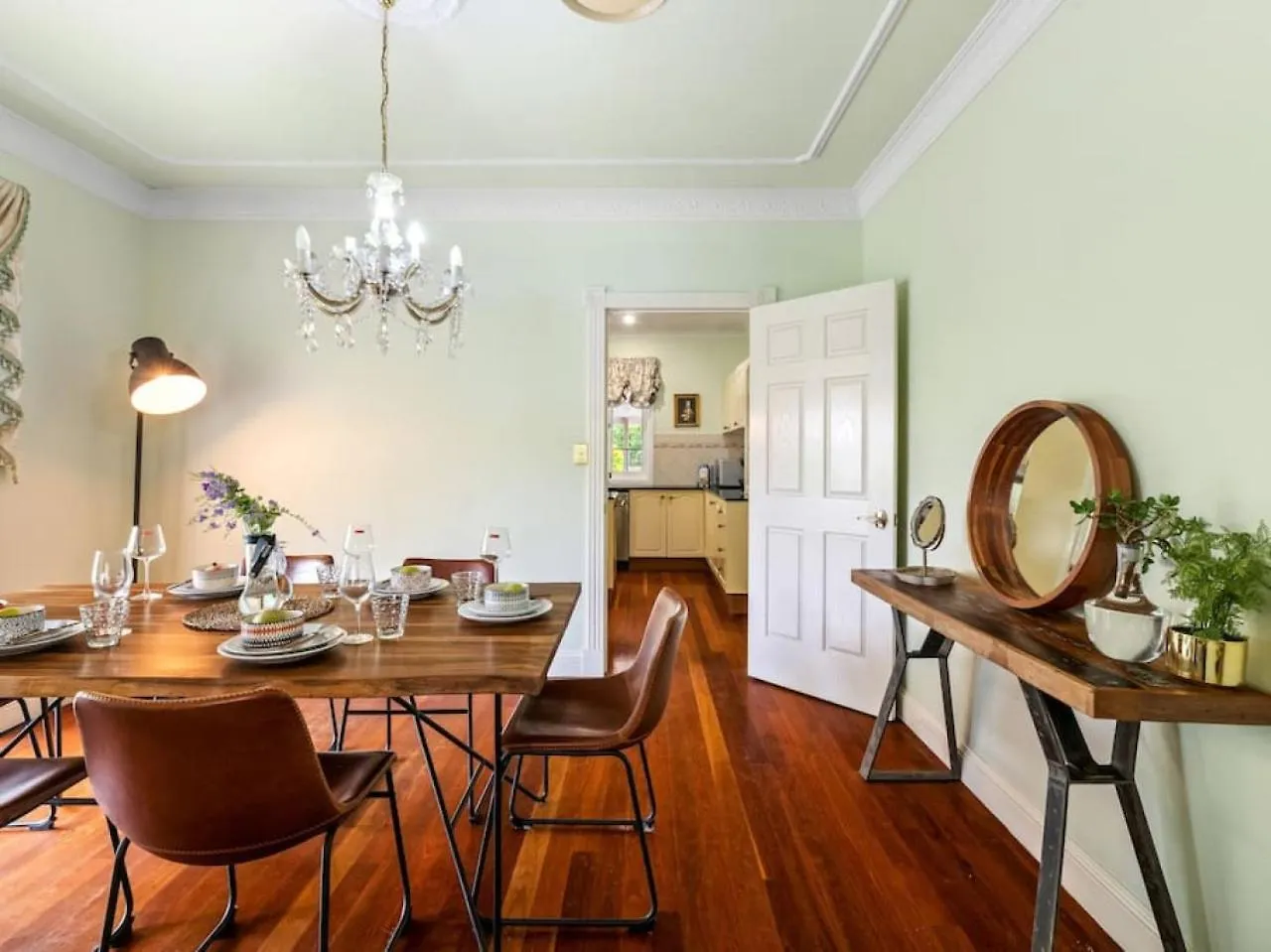 Casa Foresta - Old Time Charm 4Br Family House Boronia Heights 0*,  Australia